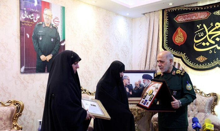 اعطای درجه سپهبدی