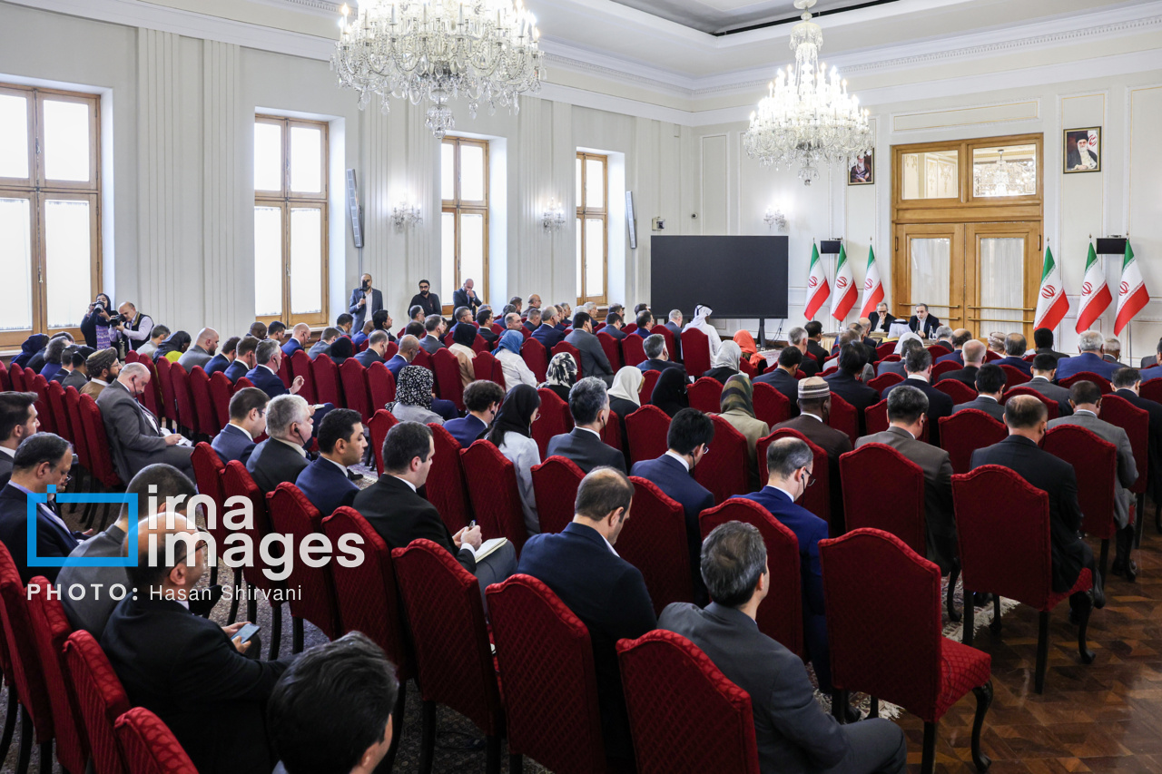 نشست وزیر امورخارجه با سفرای کشور های خارجی