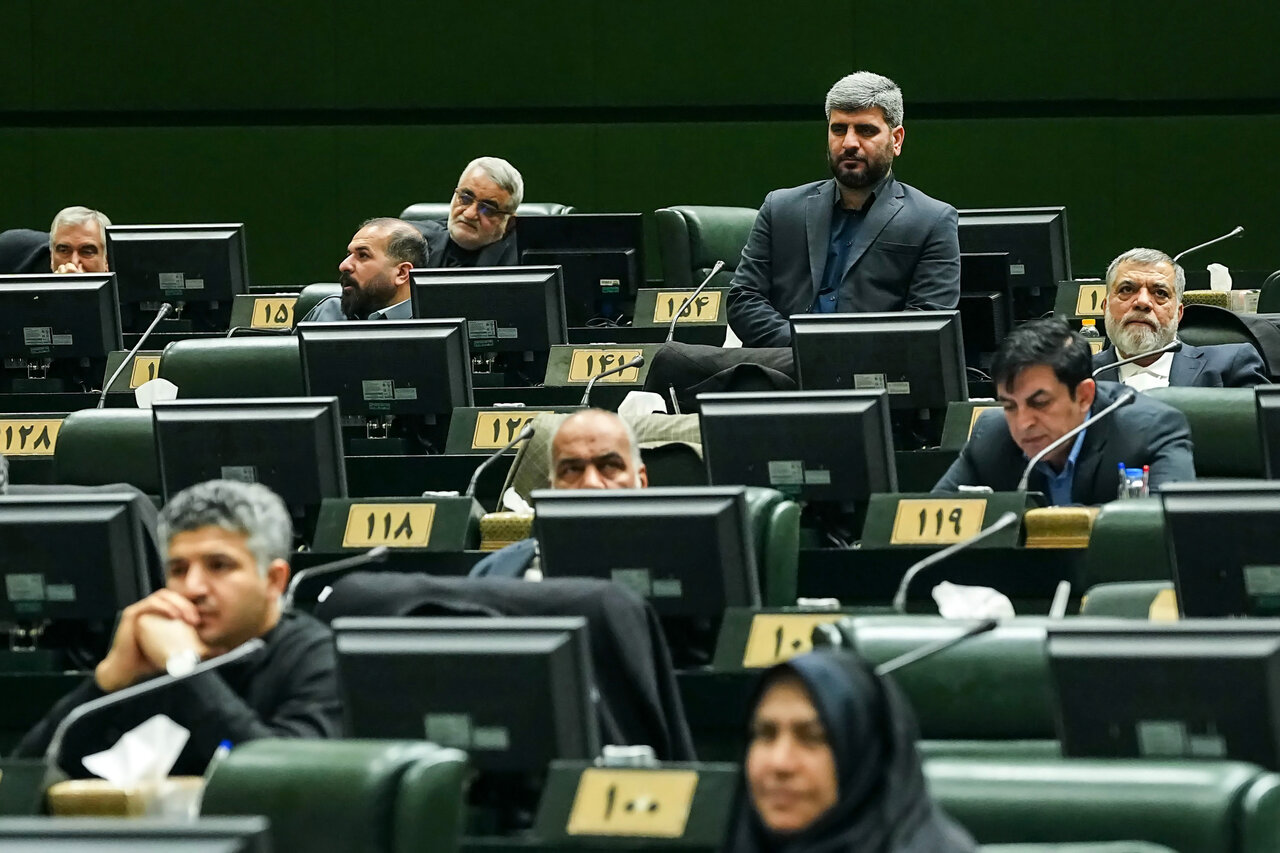 نشست غیرعلنی چهارشنبه ۱۷ دی