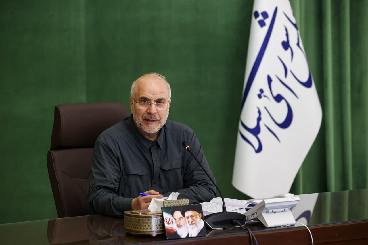 نشست بررسی برنامه هفتم پیشرفت با حضور قالیباف