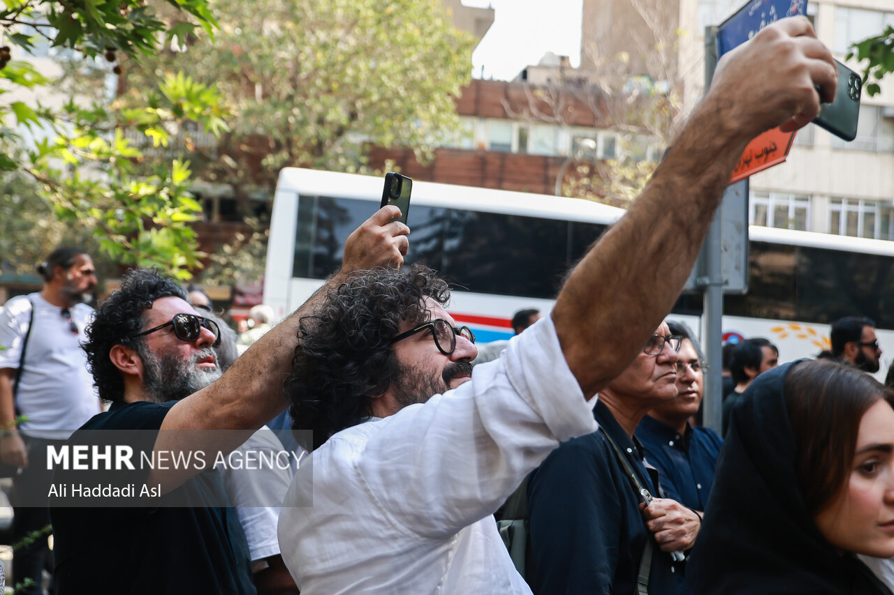 تصاویر مراسم تشییع پیکر ناصر تقوایی