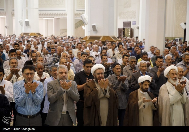 تصاویر نماز عید سعید قربان در حرم حضرت شاهچراغ (ع)