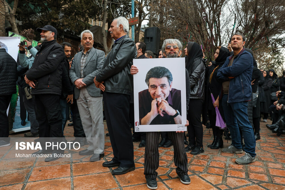 مراسم تشییع پیکر منوچهر والی‌زاده
