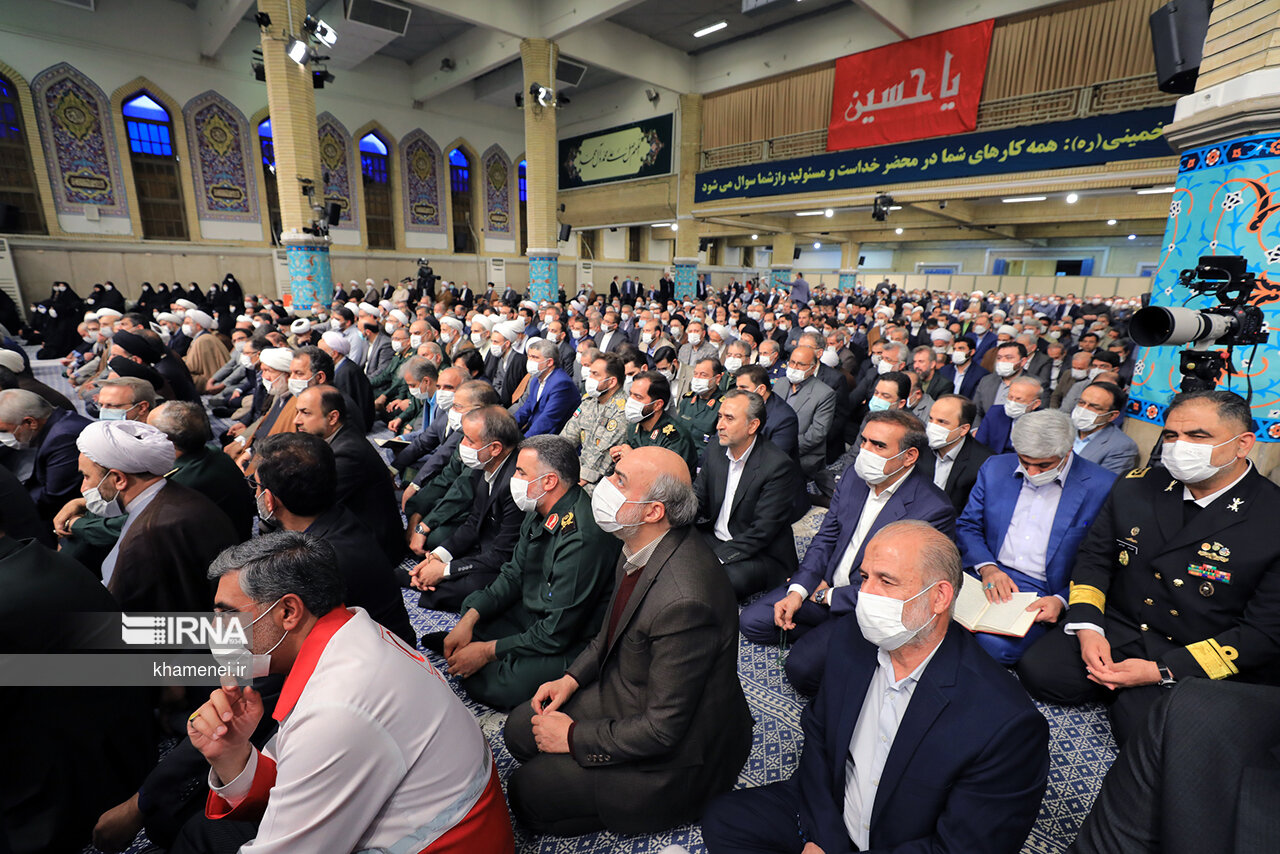 تصاویری از دیدار رمضانی مسئولان نظام با رهبر انقلاب