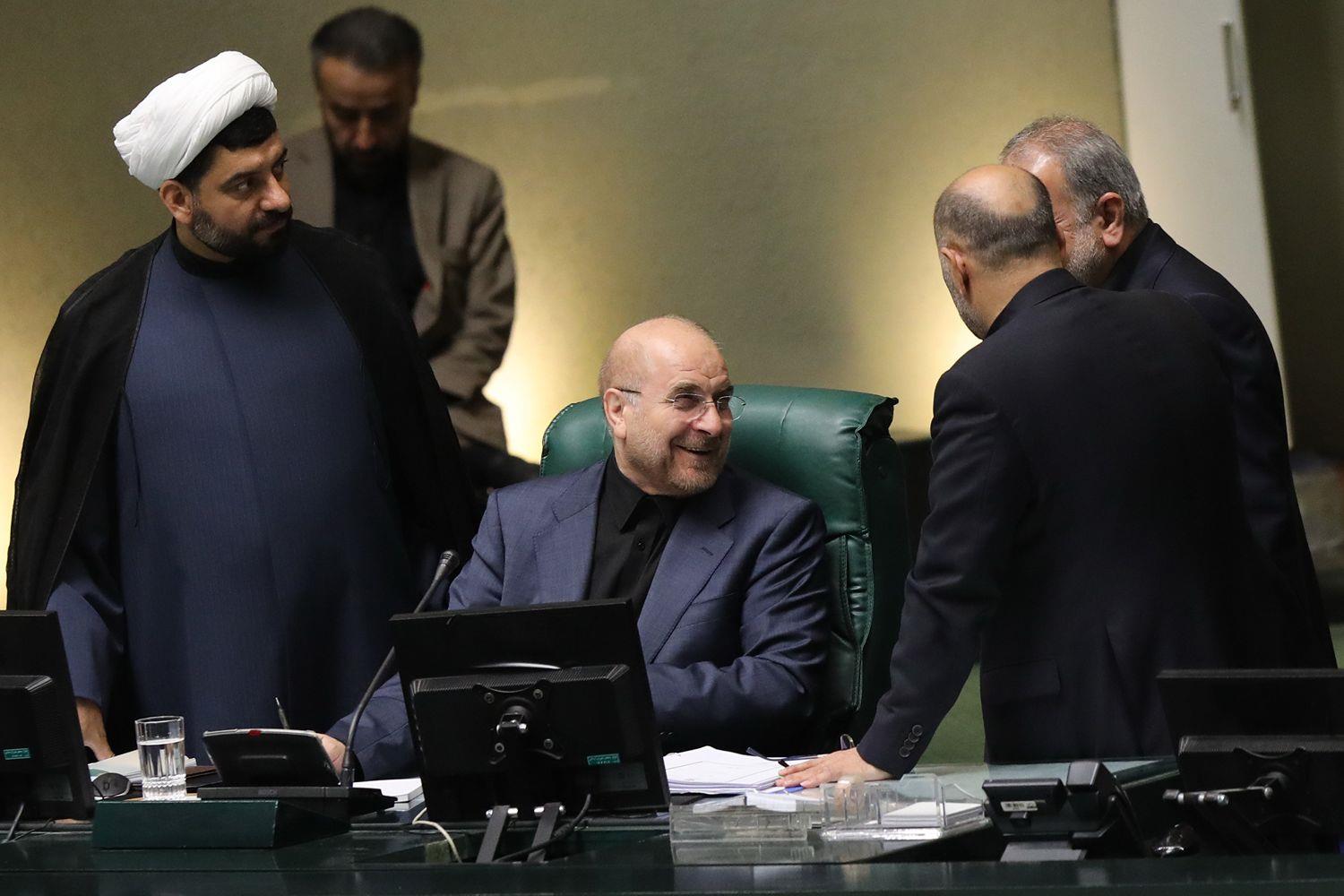 سئوال از وزیر کار در نشست علنی دوم مرداد مجلس