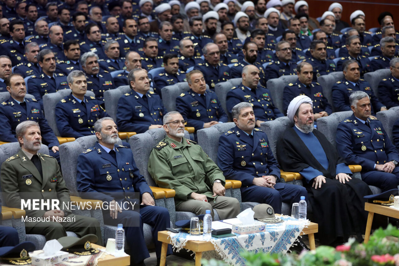 دیدار فرماندهان و کارکنان نیروهای هوایی