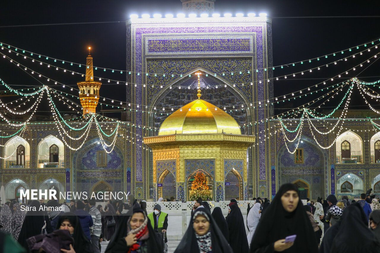 شب میلاد امام حسین(ع) در حرم مطهر حضرت رضا(ع)