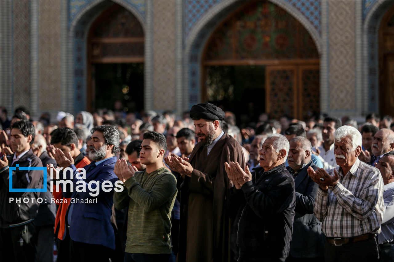 نماز عید فطر در حرم شاهچراغ