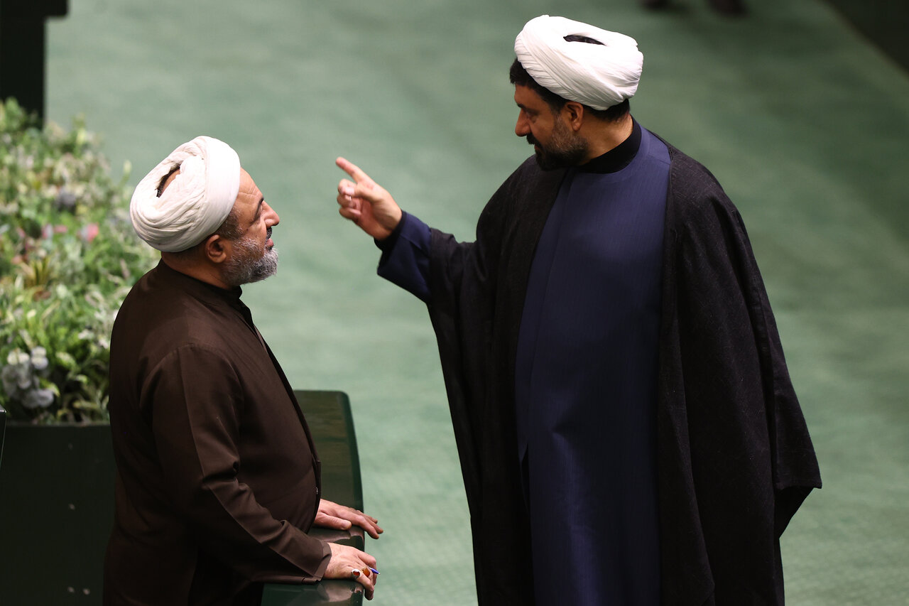 نشست علنی سه شنبه ۴ آذرماه مجلس