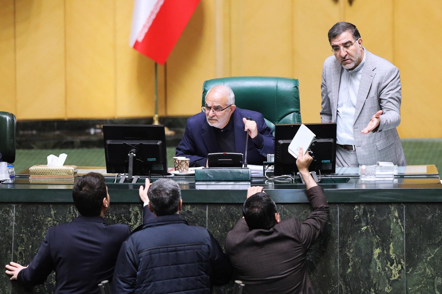 صحن علنی مجلس ۵ بهمن ماه 