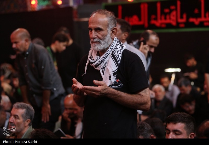 حرم مطهر امام حسین (ع) در شب اربعین