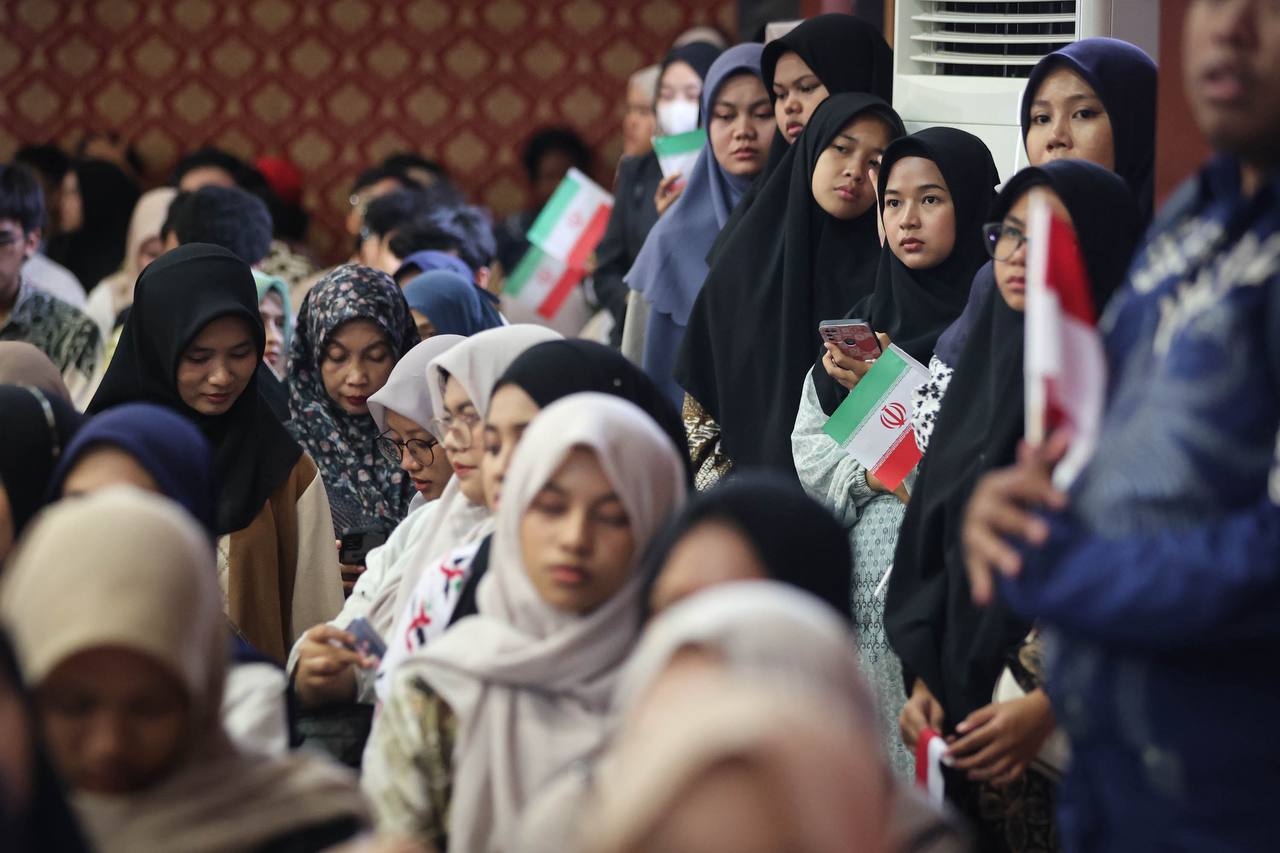 حضور قالیباف در جمع دانشجویان دانشگاه هدایةالله جاکارتا