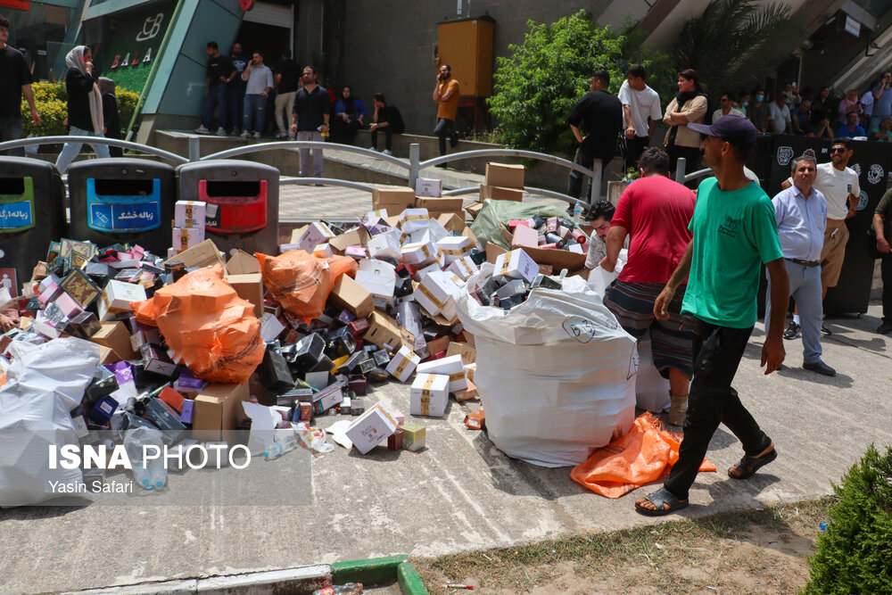 آتش سوزی مهیب در مرکز خرید ونوس - بندرانزلی