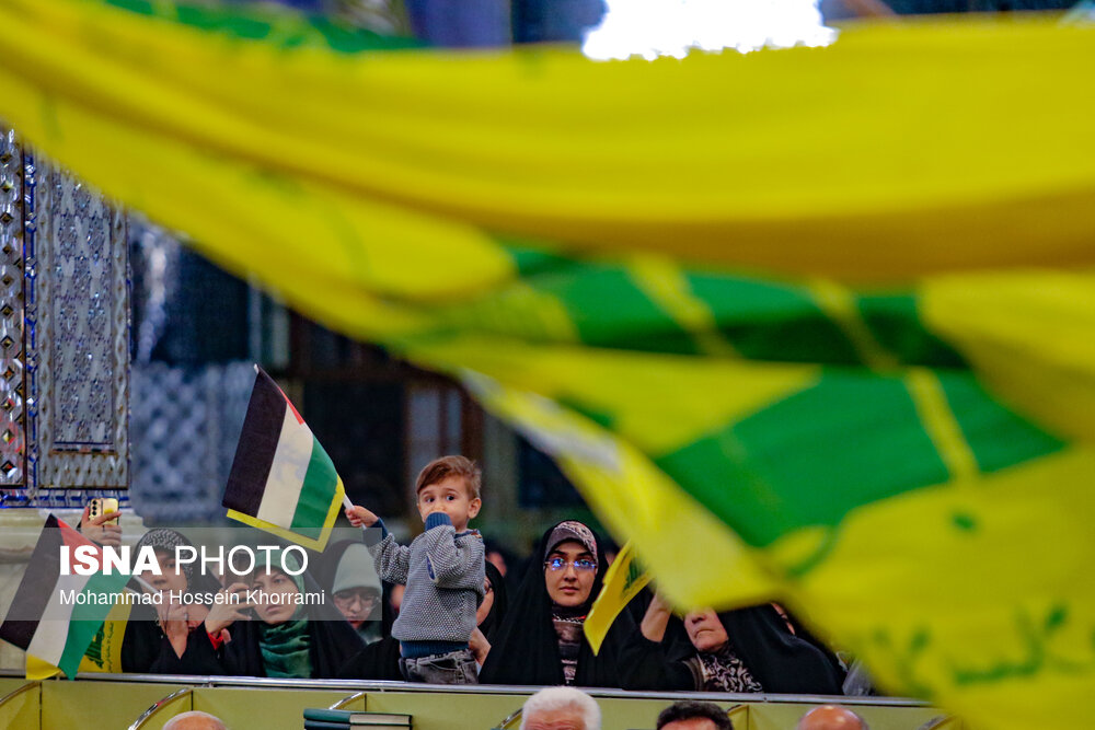 مراسم گرامیداشت شهید سیدحسن نصرالله همزمان با تشییع شهدا در لبنان - مشهد