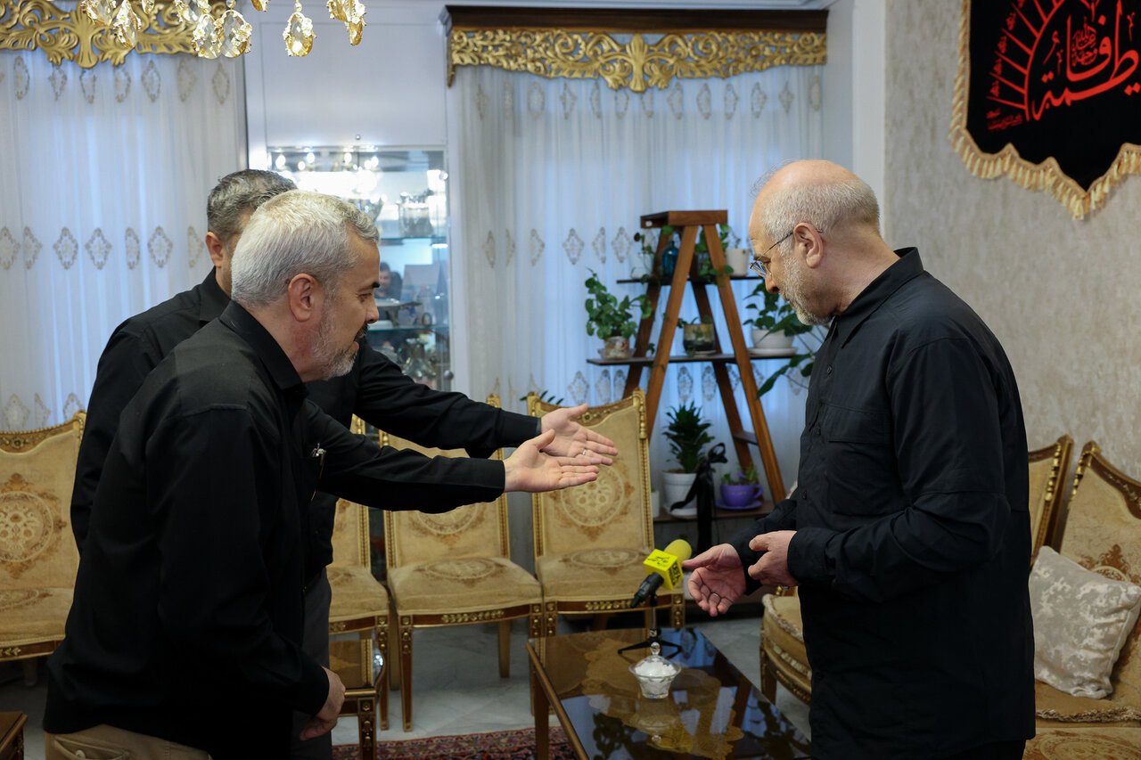 دیدار قالیباف با خانواده شهید باقری