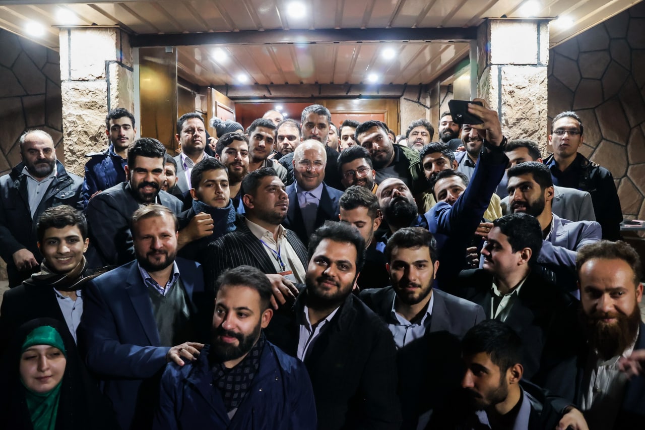 حضور قالیباف در مجمع جوانان انقلاب اسلامی