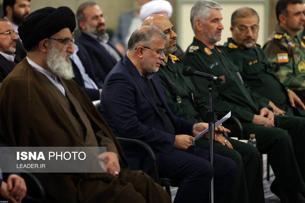 دیدار دست‌اندرکاران کنگره شهدای استان البرز با رهبر انقلاب