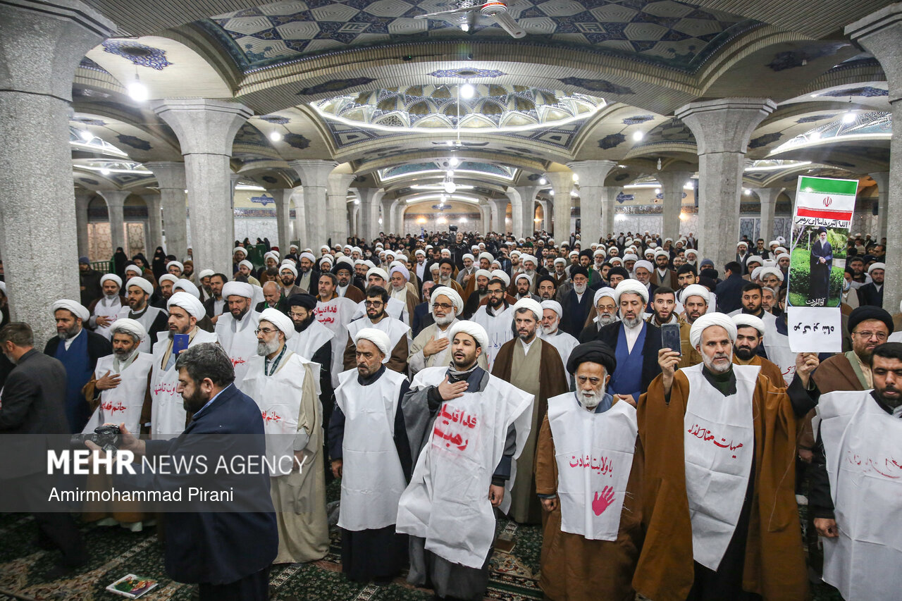 اجتماع حوزویان قم در محکومیت اهانت به قرآن و ولایت