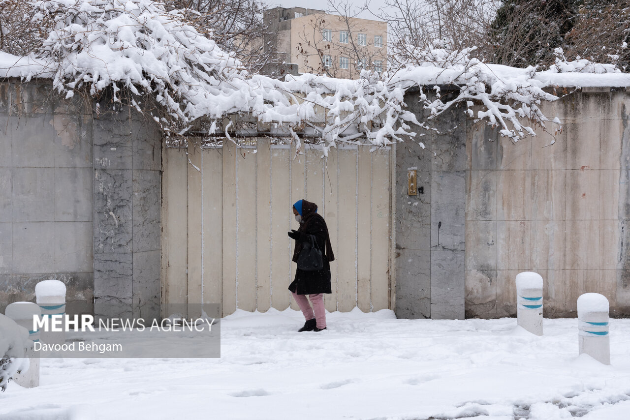 بارش برف پاییزی در مشهد