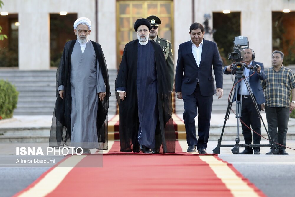 بدرقه رییس جمهور پیش از سفر به آمریکای لاتین