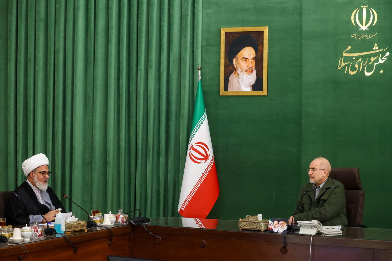 دیدار هیات علمی مرکز تحقیقات اسلامی مجلس با قالیباف