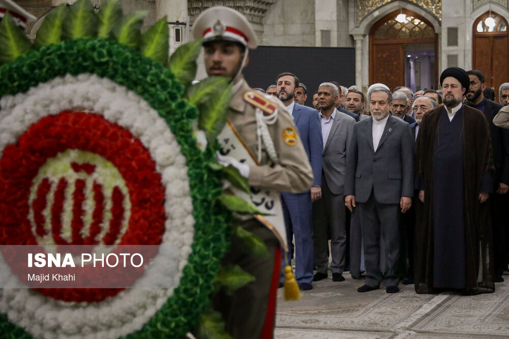 مراسم تجدید میثاق وزیر خارجه با آرمان‌های امام راحل