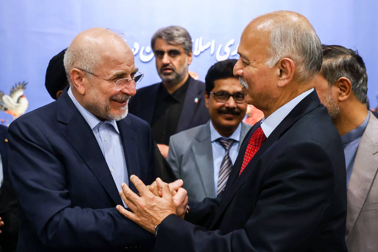 نشست صمیمی قالیباف