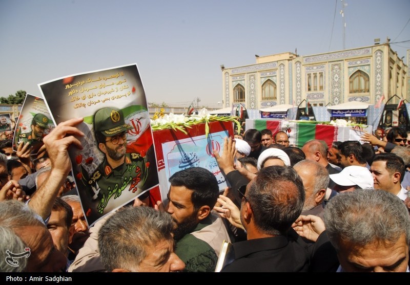 تشییع پیکر شهدا در حرم شاهچراغ (ع)