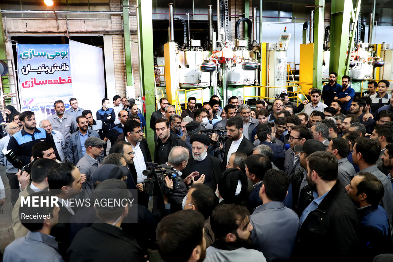 بازدید رئیسی از کارخانه کویر تایر 