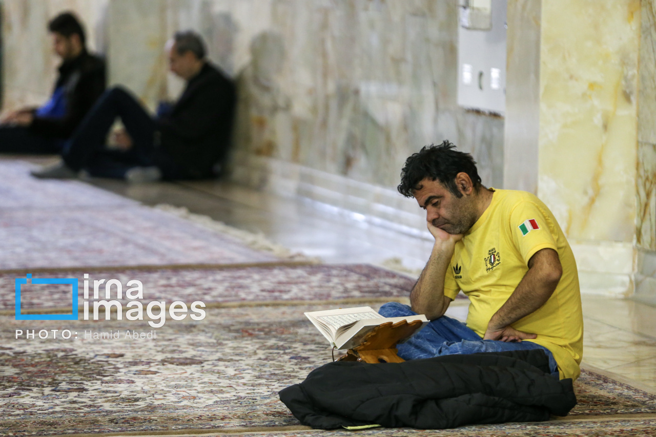 جزءخوانی قرآن در حرم حضرت معصومه (س)