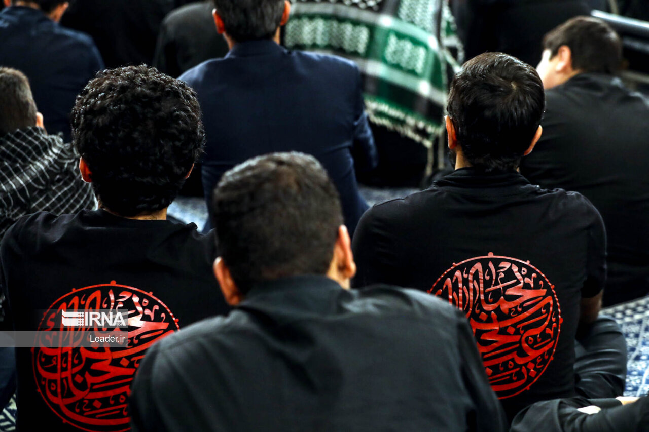 دومین شب عزاداری اباعبدالله با حضور رهبر انقلاب