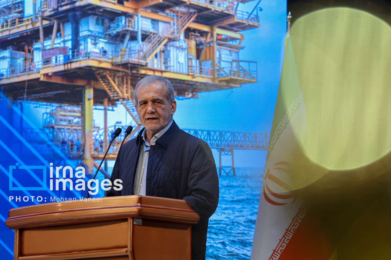 امضای قراردادهای میدان گازی مشترک پارس جنوبی