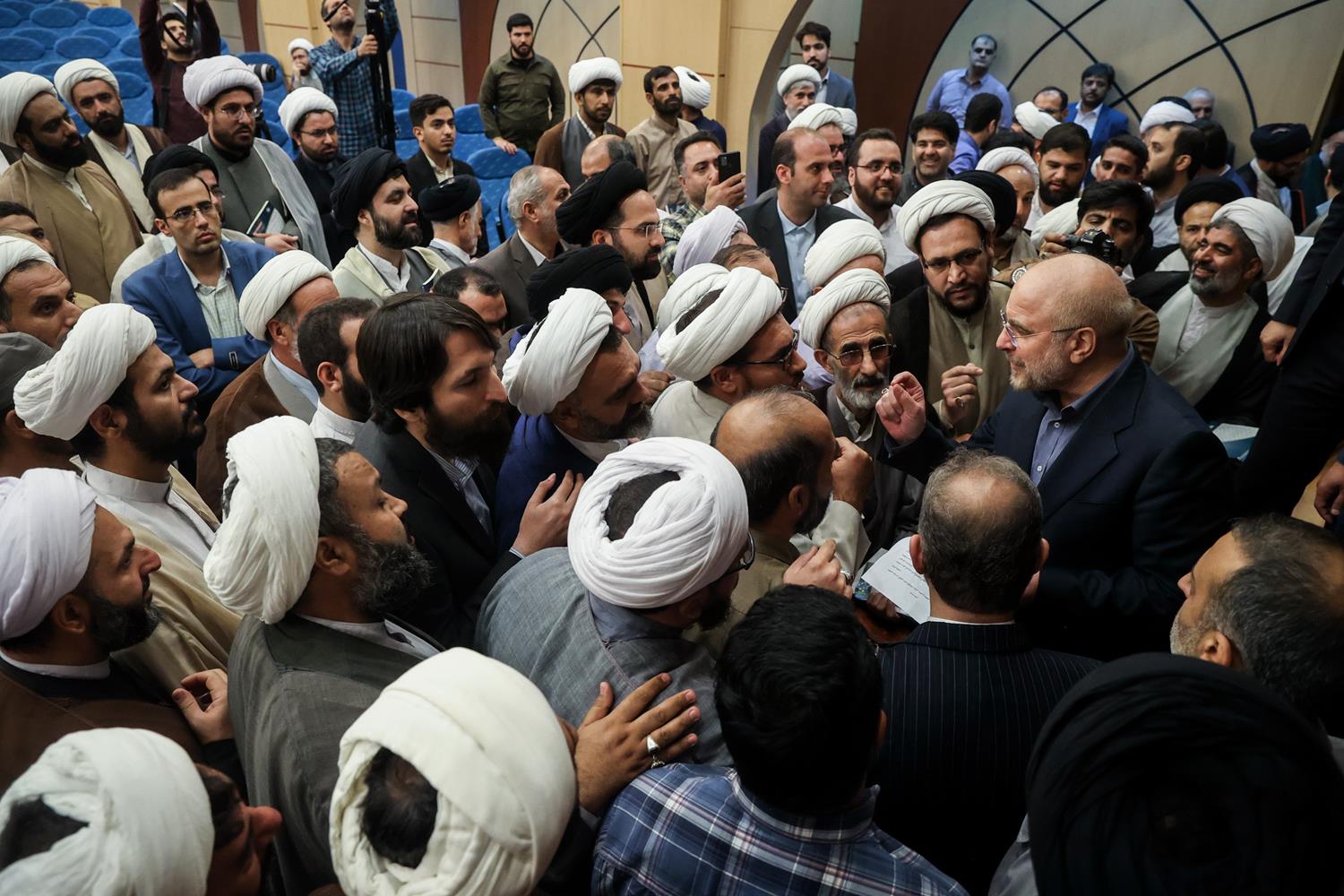  همایش بزرگ راویان مکتب حسینی(ع) در قم با حضور قالیباف