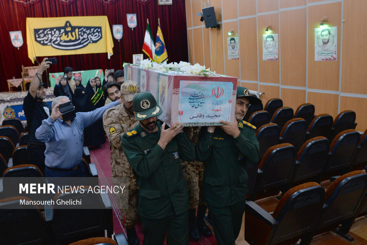 تشییع پیکر شهید راه وطن «مجید وفایی» در شاهرود