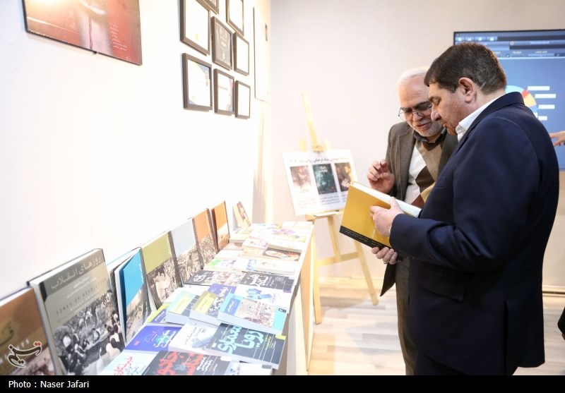 بازدید مخبر از نمایشگاه الگوهای مسیر پیشرفت