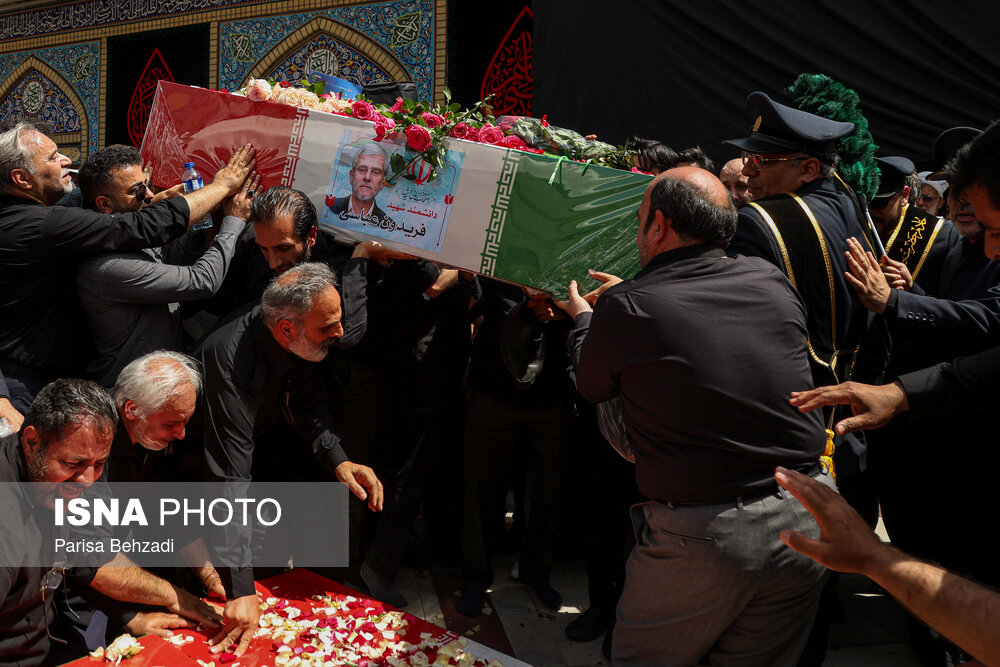 مراسم خاکسپاری شهدای اقتدار ایران در امامزاده صالح (ع) - تهران