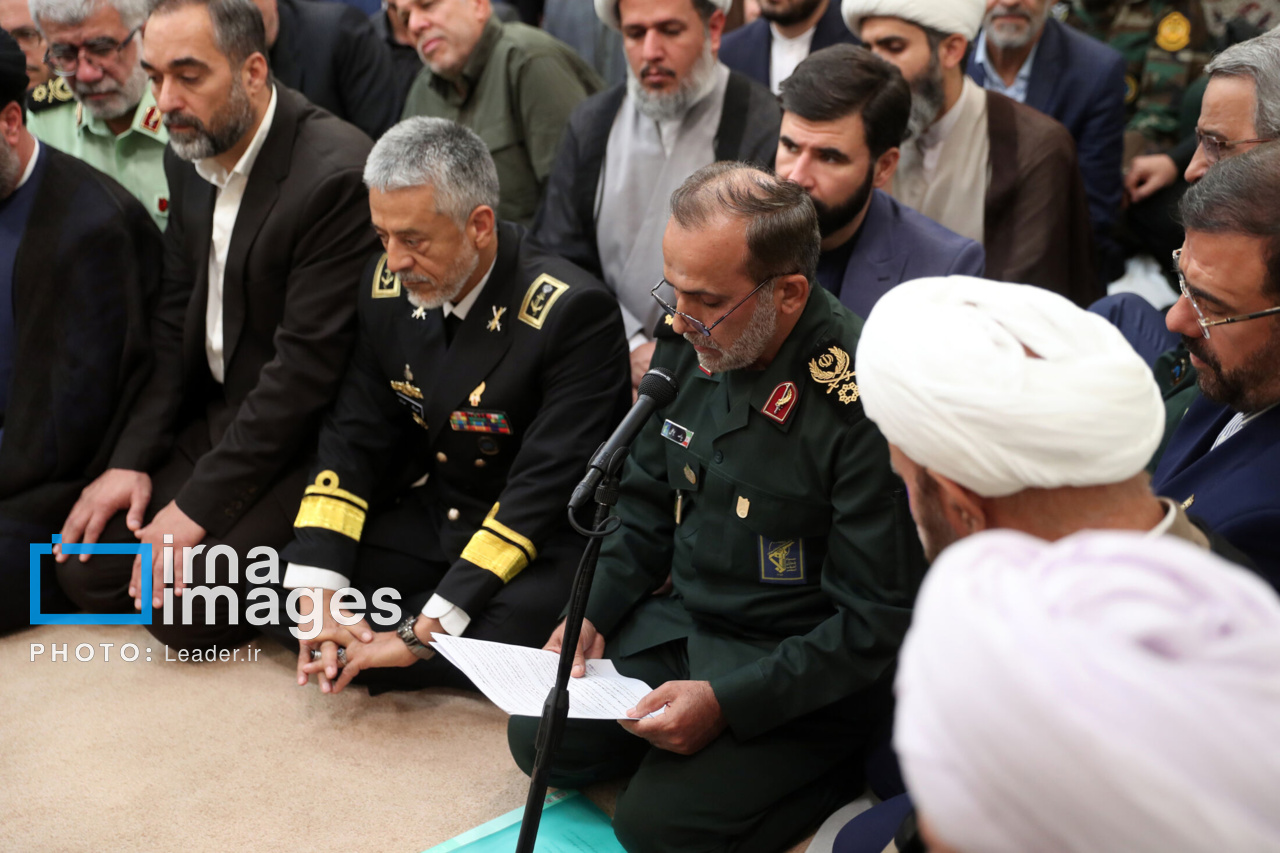 دیدار دست‌اندرکاران برگزاری کنگره شهدای استان فارس با رهبر انقلاب
