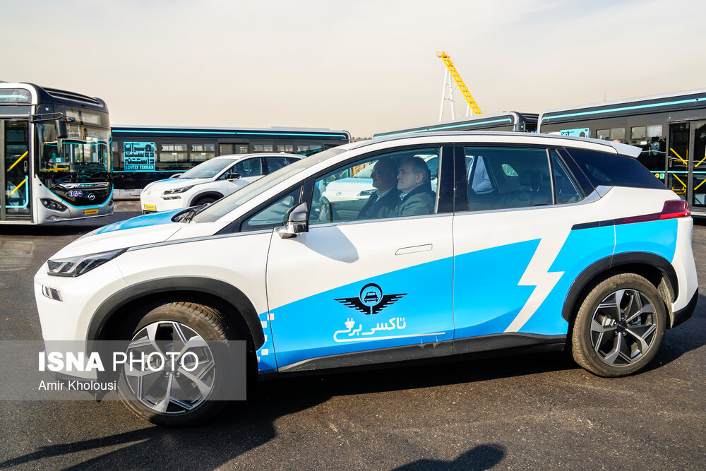 مراسم رونمایی از نخستین بسته حمل و نقل عمومی برقی تهران