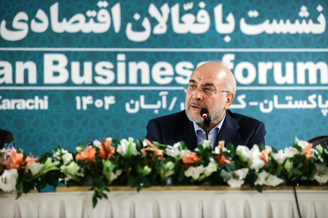 نشست قالیباف با فعالان اقتصادی پاکستان و ایران