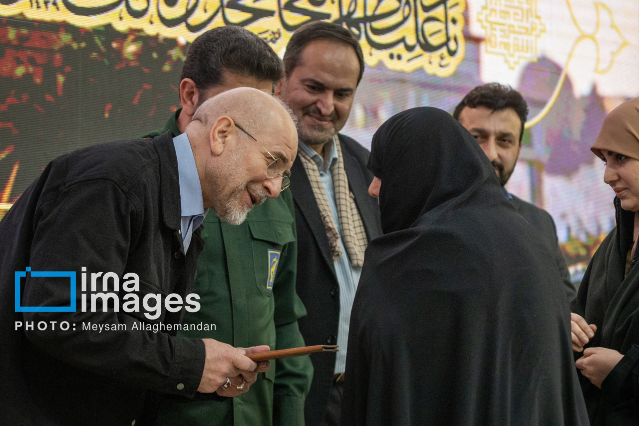 گردهمایی جامعه کارگری و کارفرمایی با حضور قالیباف