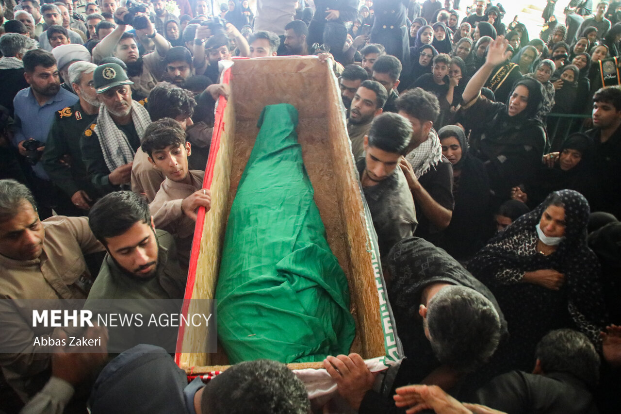 تشییع وتدفین پیکر شهید مدافع امنیت «عباس بیرقی فرد»