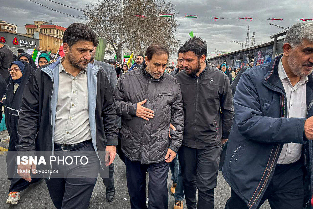 حضور جمعی از مسئولان در راهپیمایی ۲۲ بهمن - تهران