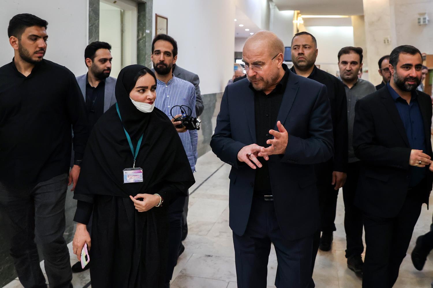 حضور قالیباف در جمع خبرنگاران پارلمانی