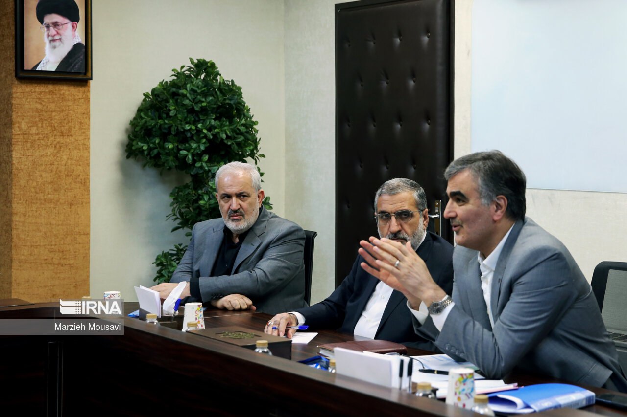 دیدار چهره به چهره رئیسی با مدیران ۶ شرکت بزرگ صنعتی