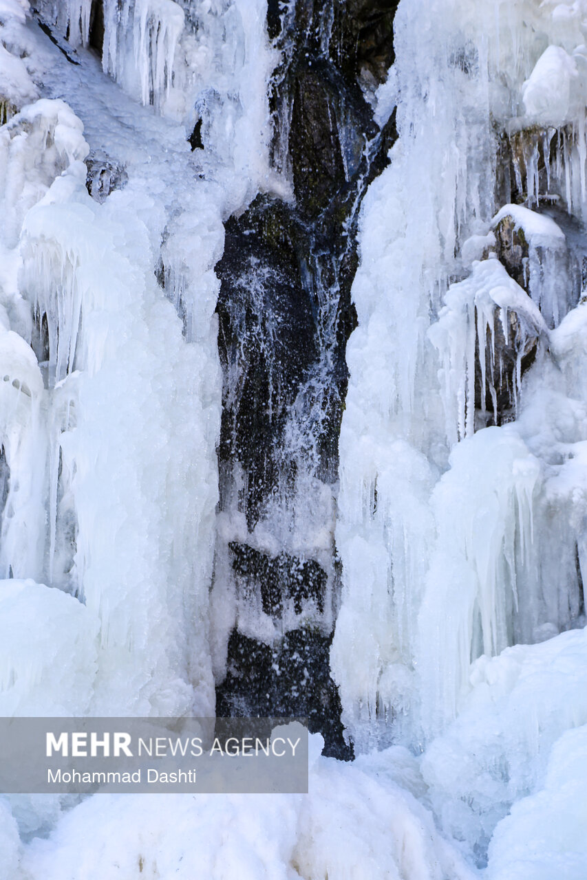 آبشار یخ زده «سردابه» اردبیل