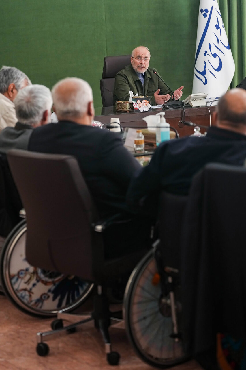 دیدار جمعی از جانبازان و ایثارگران با قالیباف