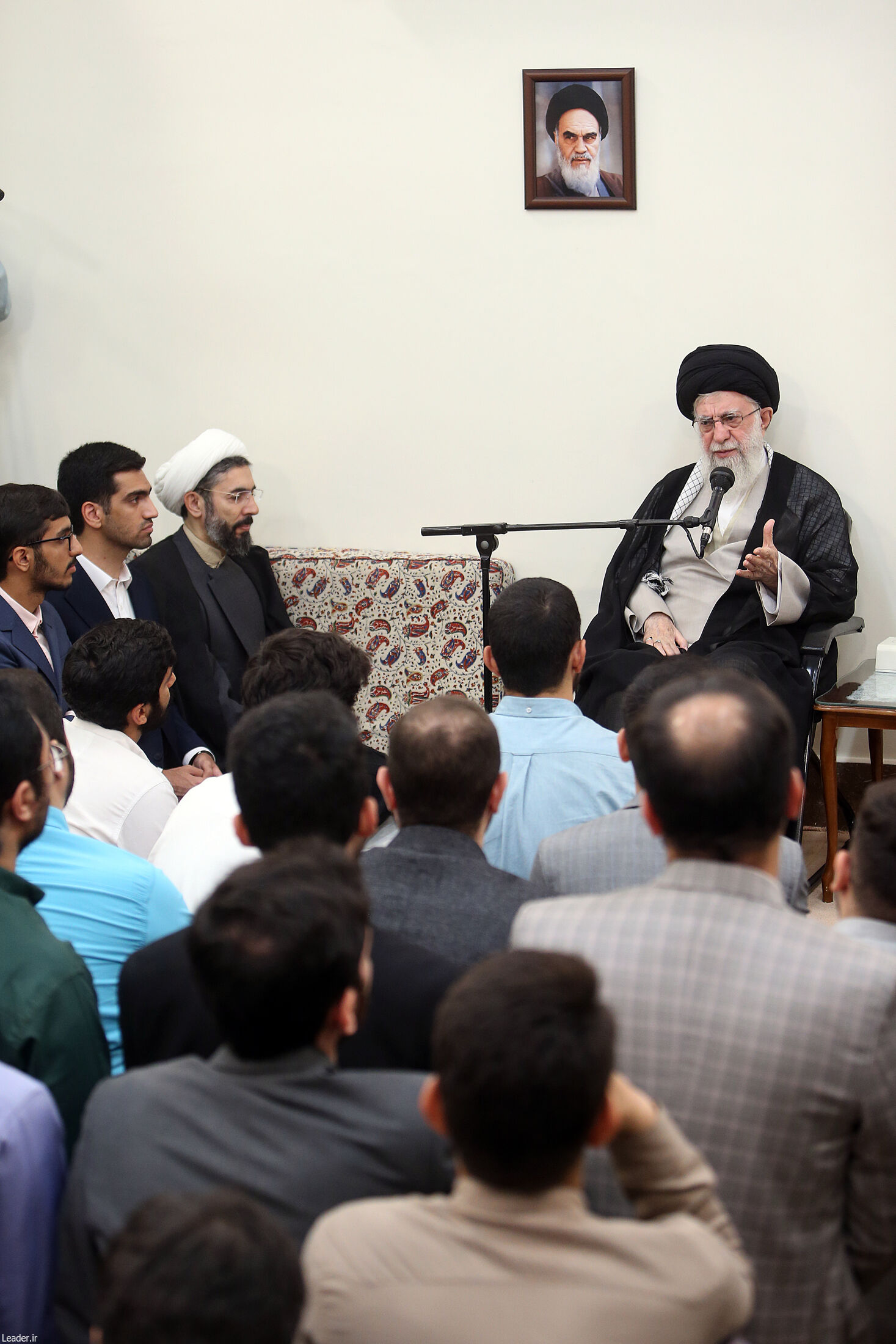 تصاویری از دیدار مدال‌آوران علمی با رهبر انقلاب