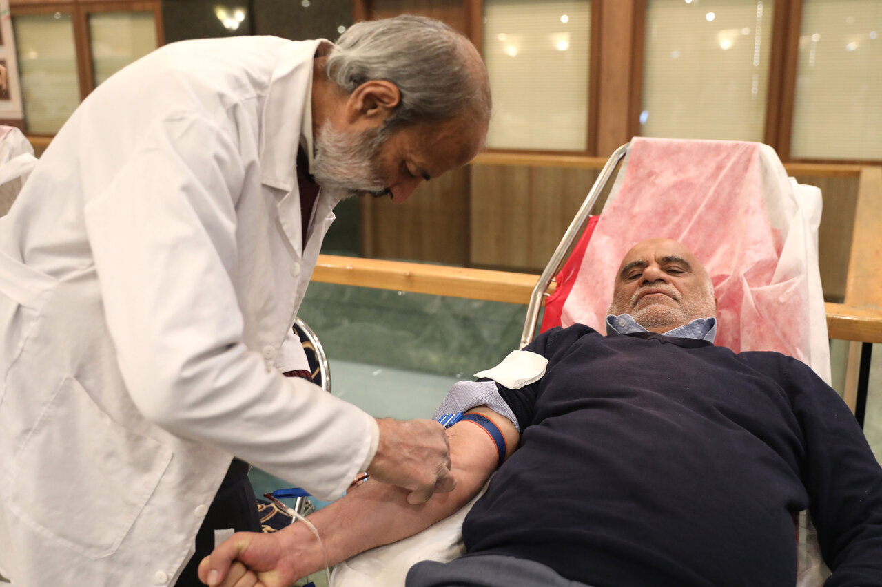 اهدای خون نمایندگان مجلس به مناسبت روز مجلس