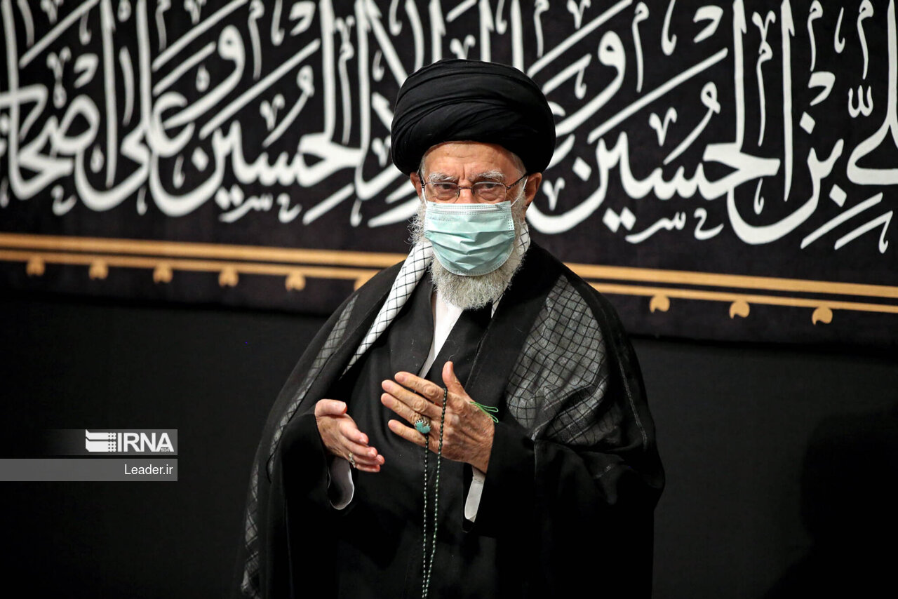 دومین شب عزاداری اباعبدالله با حضور رهبر انقلاب
