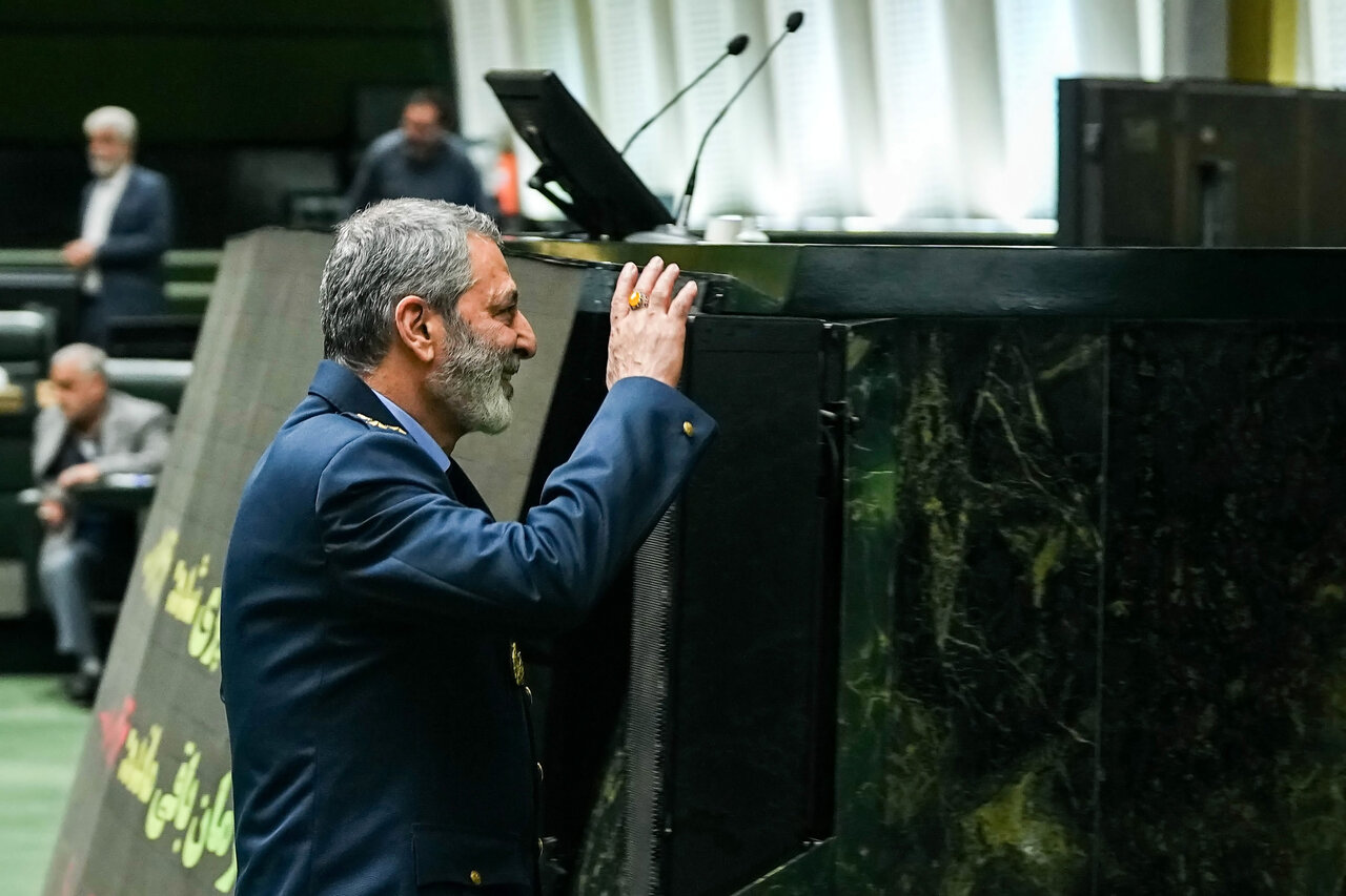 حضور امیر موسوی و عراقچی در جلسه غیرعلنی مجلس